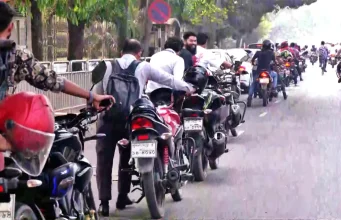 জ্বালানির দাম বাড়লেও কাটেনি ভোগান্তি; তেলের লাইনে অন্তহীন অপেক্ষা ও হাহাকার জ্বালানি সংকট