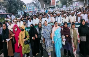 ভোট ডাকাতি ও পৈশাচিকতার প্রতিবাদে রাজপথে ১১ দলীয় জোট: মামুনুল হকের কঠোর হুঁশিয়ারি ১১ দলীয় জোটের বিক্ষোভ মিছিল ও সমাবেশ