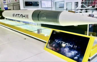 কেন ‘ফাতাহ-২’ ঠেকানো প্রায় অসম্ভব? রণক্ষেত্রে ইরানের নতুন ‘গেম চেঞ্জার’ ফাতাহ-২ হাইপারসনিক ক্ষেপণাস্ত্র