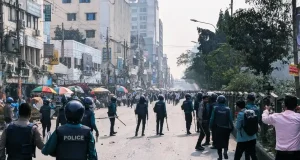 ঢাকা কলেজ ও আইডিয়ালের শিক্ষার্থীদের মধ্যে