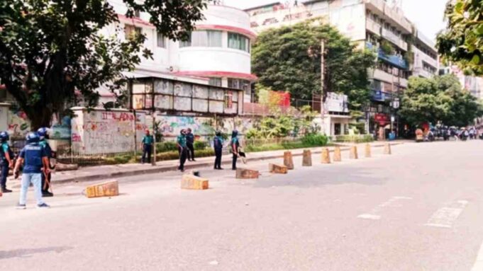 2a2 ধানমন্ডি আইডিয়াল কলেজ শিক্ষার্থীদের
