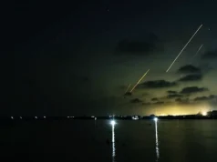 তেল আবিবে হিজবুল্লাহর ভয়াবহ ক্ষেপণাস্ত্র হামলা: বিস্ফোরণে কেঁপে উঠল ইসরায়েলের কেন্দ্রস্থল হিজবুল্লাহর হামলা