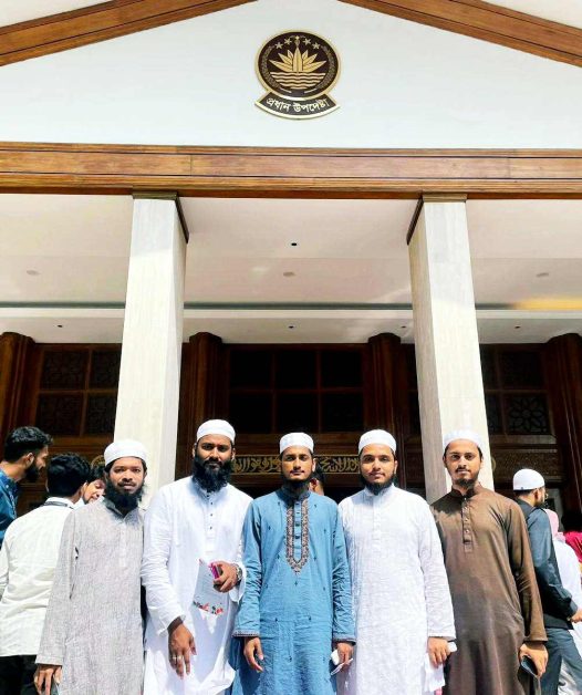 গ্রামের মাটি ছুঁয়ে জাতীয় নেতৃত্বে রফিকুল ইসলাম আইনী