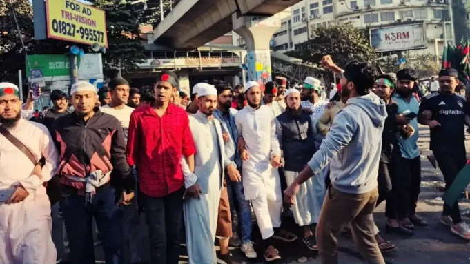 শরিফ ওসমান হাদির মৃত্যুতে উত্তাল শাহবাগ