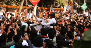 স্বরাষ্ট্র উপদেষ্টার কার্যালয় ঘেরাও