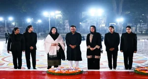 বিনম্র শ্রদ্ধায় অমর একুশে; শহীদ মিনারে রাষ্ট্রপতি ও প্রধানমন্ত্রী তারেক রহমানের পুষ্পস্তবক অর্পণ শহীদ মিনারে রাষ্ট্রপতি ও প্রধানমন্ত্রীর শ্রদ্ধা