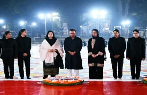 বিনম্র শ্রদ্ধায় অমর একুশে; শহীদ মিনারে রাষ্ট্রপতি ও প্রধানমন্ত্রী তারেক রহমানের পুষ্পস্তবক অর্পণ শহীদ মিনারে রাষ্ট্রপতি ও প্রধানমন্ত্রীর শ্রদ্ধা