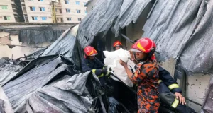 রাজধানীর কদমতলীতে গ্যাসলাইটার কারখানায় ভয়াবহ আগুন; ৫ জনের মরদেহ উদ্ধার কদমতলী আগুন