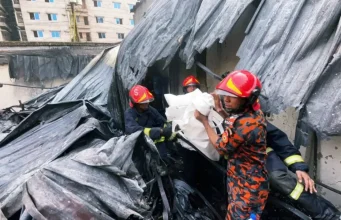 রাজধানীর কদমতলীতে গ্যাসলাইটার কারখানায় ভয়াবহ আগুন; ৫ জনের মরদেহ উদ্ধার কদমতলী আগুন