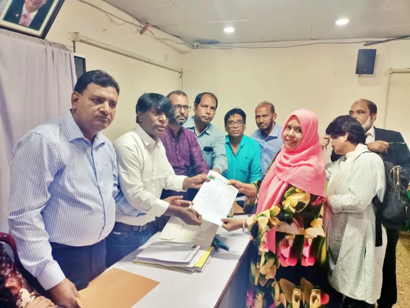 নারী আসন