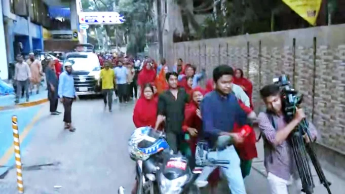 আদ-দ্বীন হাসপাতালে সাংবাদিকদের ওপর হামলা
