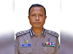৩০০ ফিটে অতিরিক্ত ডিআইজির বিলাসবহুল বাসায় ডিবির হানা: বিপুল মাদক ও ২৬ নারীসহ ৮৪ জন আটক ডিআইজির বাসা থেকে মাদক উদ্ধার