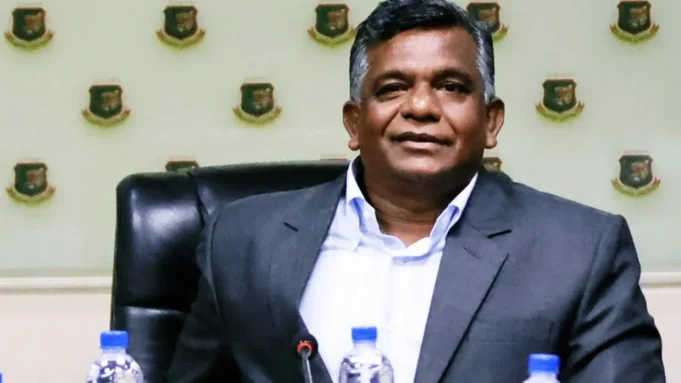 মধ্যরাতে দেশ ছাড়লেন বিসিবি সভাপতি বুলবুল