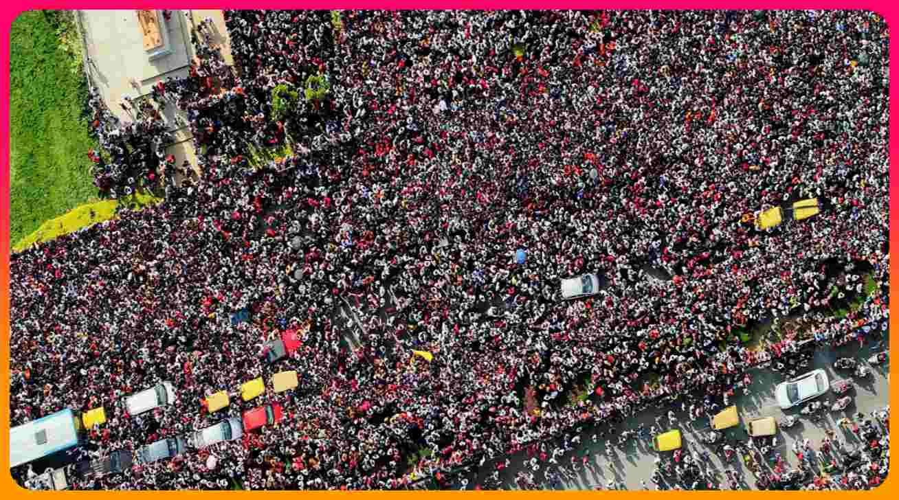 বেঙ্গালুরুতে শিরোপা উল্লাসে