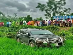 বগুড়ায় নিয়ন্ত্রণ হারিয়ে দুর্ঘটনায় প্রতিমন্ত্রীর গাড়ি, আহত নারীর মৃত্যু বগুড়ায় প্রতিমন্ত্রীর গাড়ি দুর্ঘটনা পথচারী নারীর মৃত্যু
