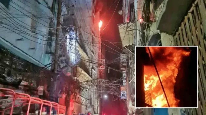 চকবাজারে আগুন নিয়ন্ত্রণে আসেনি