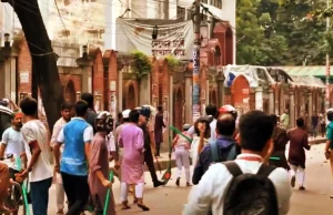 ঢাকা কলেজ ও আলিয়া মাদ্রাসায় ছাত্রদল-শিবির সংঘর্ষ: রণক্ষেত্র রাজপথ, রক্তাত অন্তত ২৭! ঢাকা কলেজ ও আলিয়া মাদ্রাসায় ছাত্রদল-শিবির