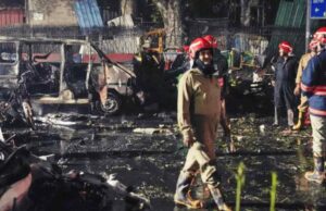 দিল্লির লাল কেল্লার কাছে ভয়াবহ বিস্ফোরণ: নিহত বেড়ে ১৩, আহত ২৪ দিল্লির লাল কেল্লার কাছে ভয়াবহ বিস্ফোরণ