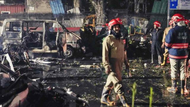 দিল্লির লাল কেল্লার কাছে ভয়াবহ বিস্ফোরণ