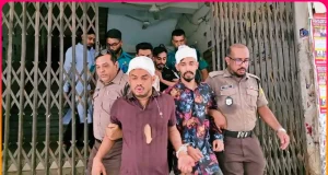 চাঁদা না দেওয়ায় পিস্তল দিয়ে আঘাত ও ফাঁকা গুলি: যুবদলের বহিষ্কৃত নেতা সাইমনসহ ৪ জন রিমান্ডে যুবদল নেতা সাইমন রিমান্ডে
