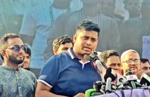 ‘ফার্মের মুরগি’ মন্তব্যে ক্ষুব্ধ হাসনাত আব্দুল্লাহ, তুললেন সরকারের বৈধতা নিয়েও প্রশ্ন নারায়ণগঞ্জের সোনারগাঁয়ে সমাবেশে বক্তব্য দিচ্ছেন হাসনাত আব্দুল্লাহ