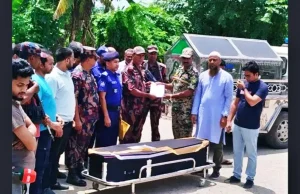 কফিনবন্দী হয়ে দেশে ফিরল সাজুর মরদেহ; ভোমরা সীমান্তে স্বজনদের কান্না আলিমুজ্জামান সাজুর মরদেহ ভোমরা সীমান্ত
