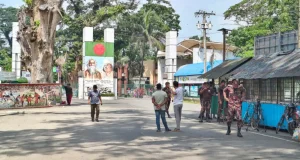 কলকাতায় আগুনে নিহত ৫ বাংলাদেশির মরদেহ পেতে বেনাপোলে স্বজনদের দীর্ঘ অপেক্ষা কলকাতায় অগ্নিকাণ্ডে নিহত বাংলাদেশিদের মরদেহ বেনাপোল