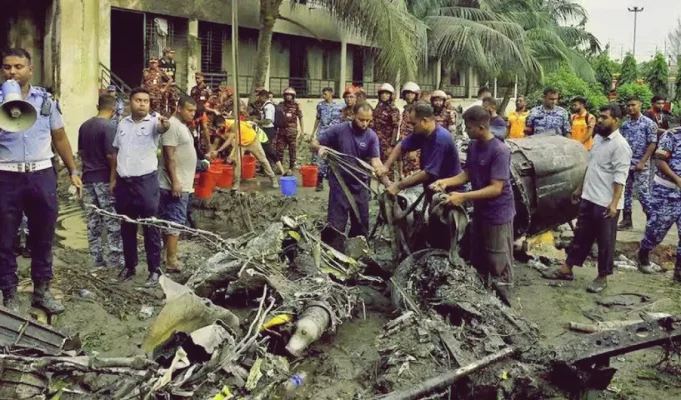 মাইলস্টোন বিমান বিধ্বস্তের এক বছর: ৬৩ শরীরে আজও আগুনের ক্ষত, মেলেনি ক্ষতিপূরণের এক টাকাও! মাইলস্টোন স্কুলে বিমান বিধ্বস্তের এক বছর