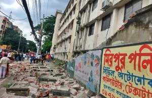 মিরপুর কলেজের সীমানা প্রাচীর ধসে ২ জনের মৃত্যু, আহত অন্তত ৭: টিসিবির পণ্য কেনার লাইনে ট্র্যাজেডি মিরপুর কলেজের দেয়াল ধসে মৃত্যু