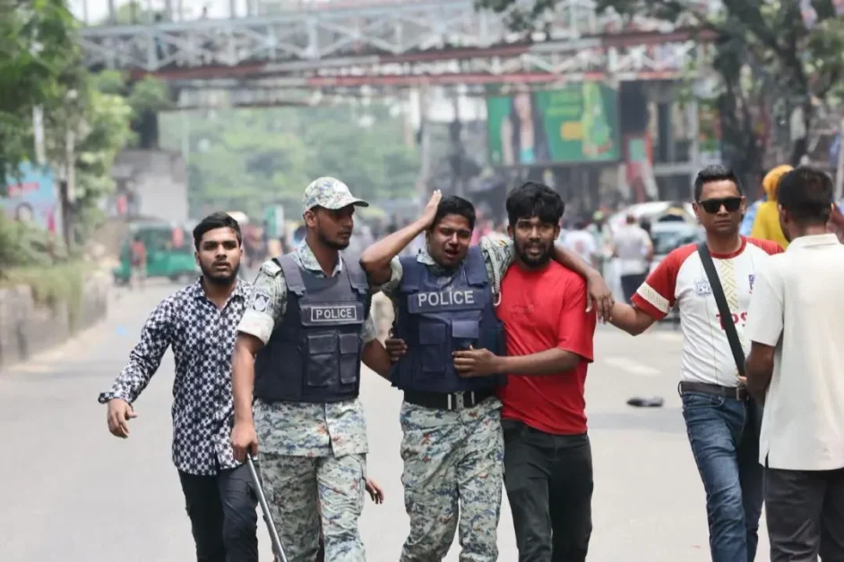মিরপুরে উচ্ছেদ অভিযানে সংঘর্ষ