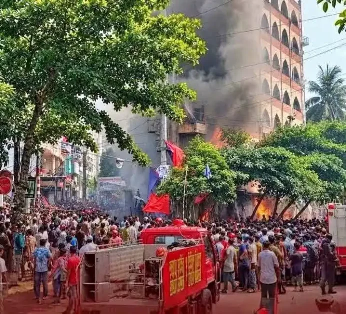 মিরপুরে উচ্ছেদ অভিযানে সংঘর্ষ