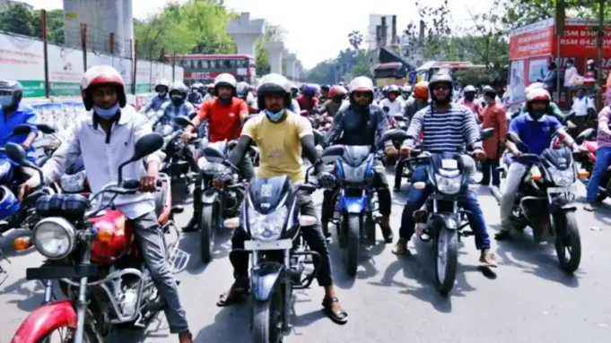 মোটরসাইকেলের সামনে নম্বর প্লেট এআই ক্যামেরা