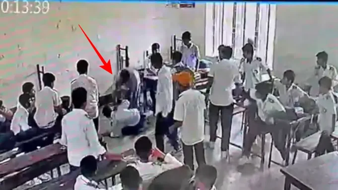 শ্রেণিকক্ষে শিক্ষার্থীকে আছাড়