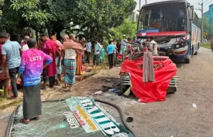 মুখোমুখি সংঘর্ষে দুমড়েমুচড়ে গেলো অটোরিকশা, ৭ আরোহী নিহত ময়মনসিংহে বাসচাপায় নিহত