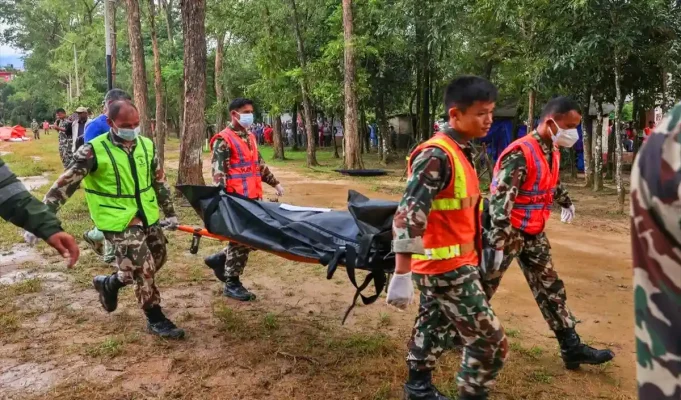 নেপাল-তিব্বত বন্যা: নিহত ১৩০৮, নিখোঁজ ৫৬২৪; সুড়ঙ্গ থেকে জীবিত উদ্ধার ২ শ্রমিক নেপাল তিব্বত বন্যা Nepal Tibet flood