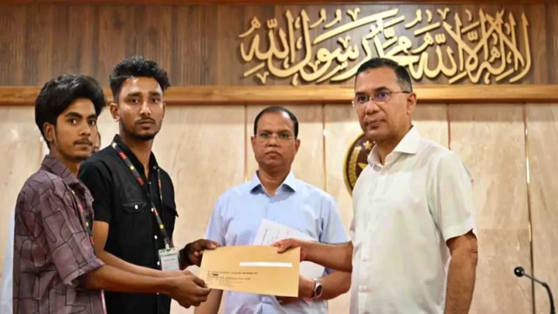 গুম ও জুলাই শহীদ পরিবারে প্রধানমন্ত্রীর চাকরির নিয়োগপত্র