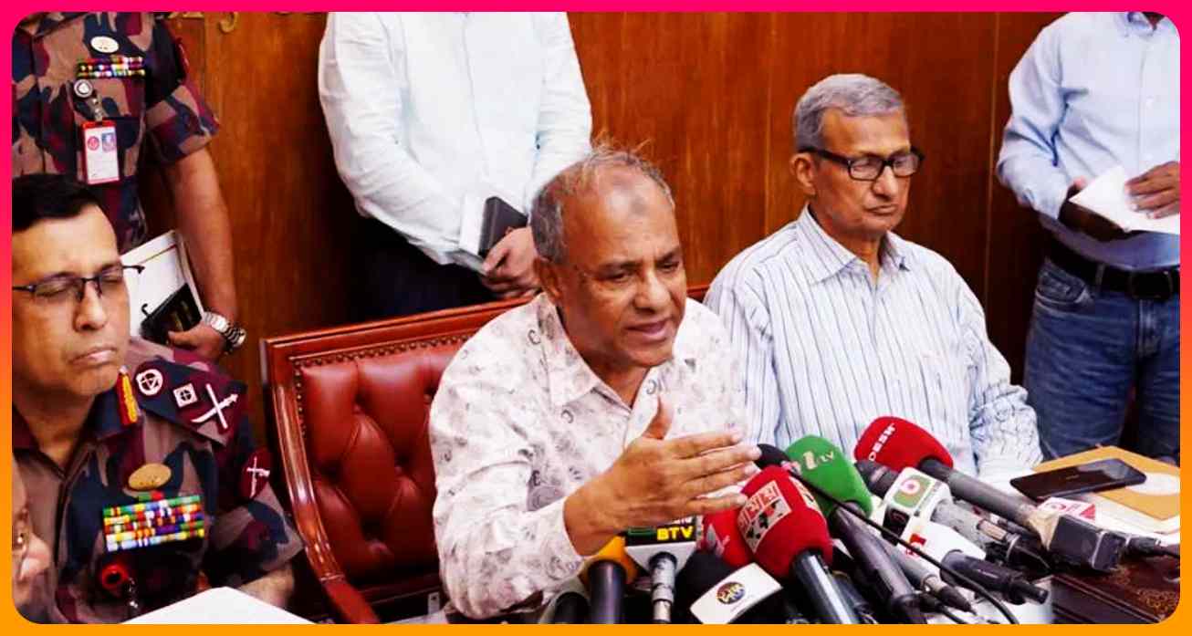 পুলিশের হাতে কোনো মারণাস্ত্র