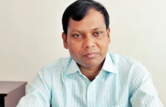 শাহজালাল মাজারের দানবাক্স সিলগালার ৩ দিন পর ডিসি সারওয়ার আলমকে প্রত্যাহার শাহজালাল মাজারের দানবাক্স সিলগালা