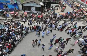 শিক্ষামন্ত্রীর পদত্যাগ দাবি: সড়ক অবরোধে অচল রাজধানীর একাংশ শিক্ষামন্ত্রীর পদত্যাগ দাবি সড়ক অবরোধ