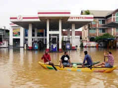 শ্রীলঙ্কায় প্রলয়ঙ্করী বন্যা: মৃতের সংখ্যা ১৩২, দেশজুড়ে জরুরি অবস্থা জারি শ্রীলঙ্কায় প্রলয়ঙ্করী বন্যা