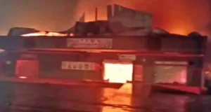 দক্ষিণ আফ্রিকায় দোকানে ভয়াবহ আগুনে ৬ বাংলাদেশি নিহত: নারায়ণগঞ্জে মাতম দক্ষিণ আফ্রিকায় অগ্নিকাণ্ডে ৬ বাংলাদেশি নিহত