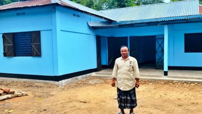 সহপাঠীদের ভালোবাসায় নতুন ঘর
