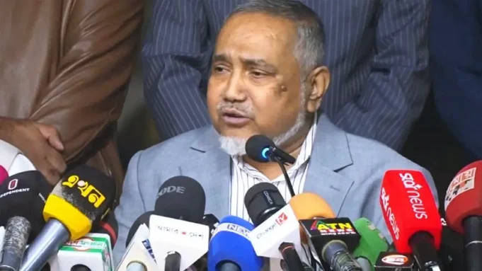 প্রশাসন একটি নির্দিষ্ট রাজনৈতিক দলের দিকে ঝুঁকছে