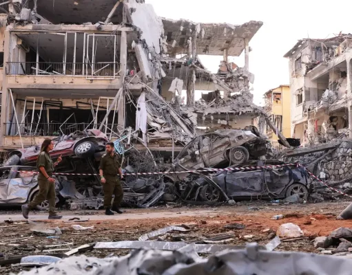 তেহরানে ৩৩ হাজার বাড়ি ক্ষতিগ্রস্ত: মার্কিন-ইসরায়েলি হামলায় বাস্তুচ্যুত হাজারো পরিবার তেহরান হামলা