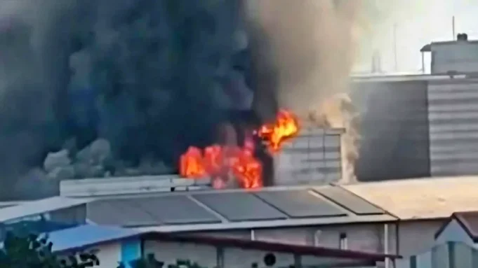 টঙ্গীতে ড্রাগ ইন্টারন্যাশনাল কারখানায় আগুন