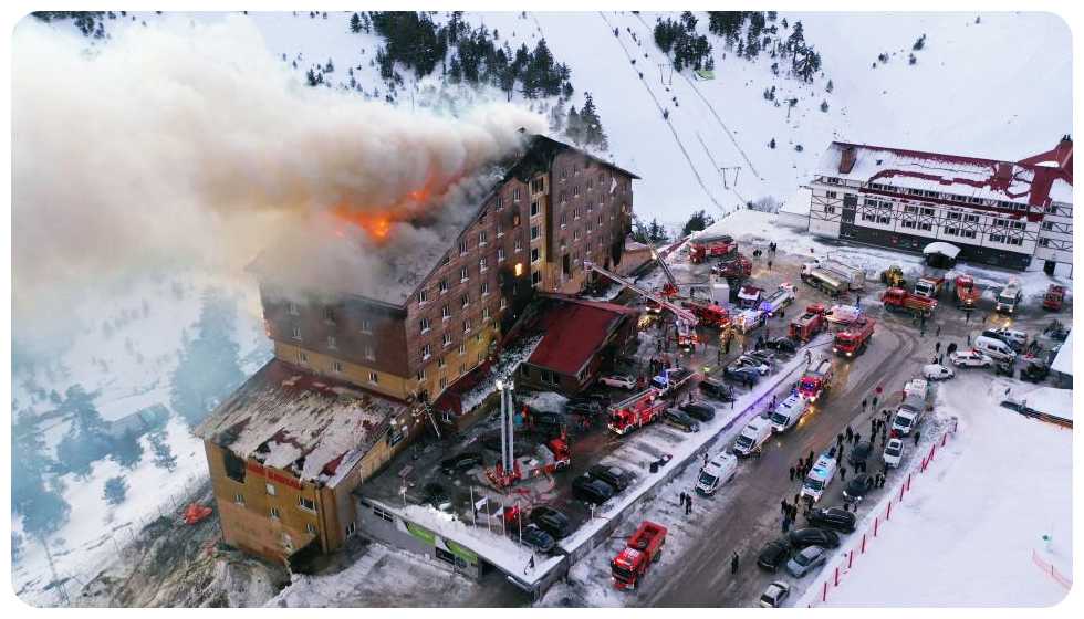 তুরস্কে পর্বতের চূড়ায় হোটেলে