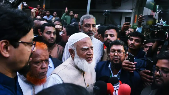 হাদিকে গুলি: 'পিছনের শক্তি উন্মোচন করুন', সন্ত্রাসীদের দ্রুত